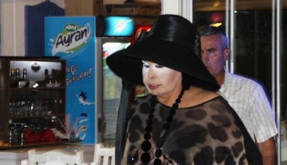 Diva Ve Dostları 10 Kilogram Deniz Mahsulü Yedi