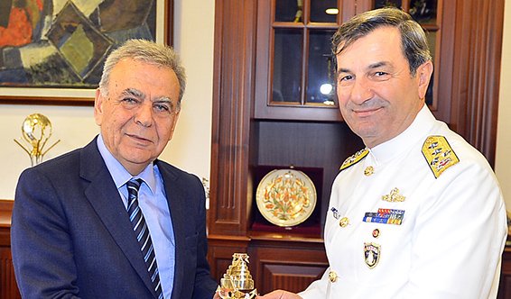 Donanma Komutanı &#039;Beyaz Fırtına&#039; için geldi