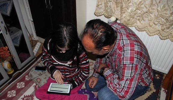 Engellerine rağmen hayata umutla bağlılar