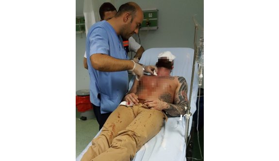 Ev Sahibi Emlakçıyı Falçata İle Hastanelik Etti