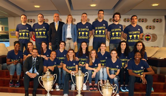 Fenerbahçe&#039;nin şampiyonları zaferin öyküsünü anlattı