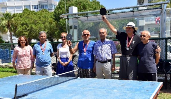 İhtiyar Delikanlılar Madalyalarını Aldı