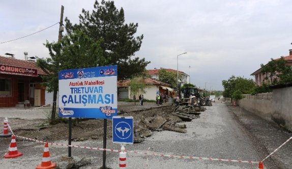 Kaldırım Yenileme Çalışmaları Devam Ediyor