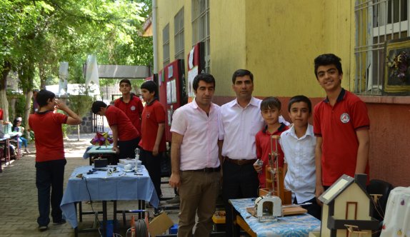 'Karanlıklar her zaman ışığa mağlup olmuştur'