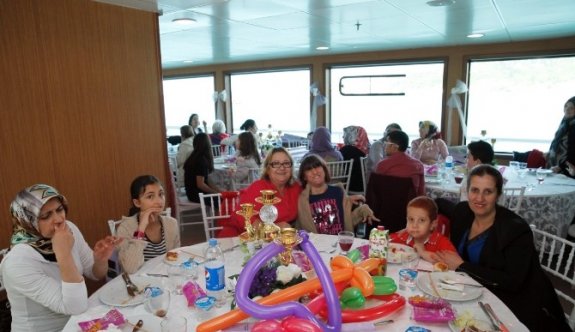 Küçükçekmece Belediyesi’nden 550 Engelli Çocuğa Ve Annelerine Boğaz Turu