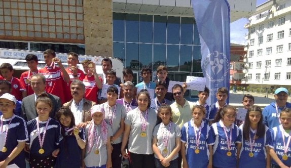 Namağlup Esendere Ortaokulu Türkiye Şampiyonluğu Yolunda