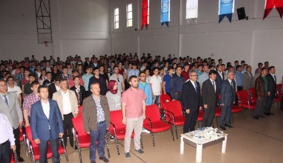 Necip Fazıl Kısakürek Şiirlerle Anıldı