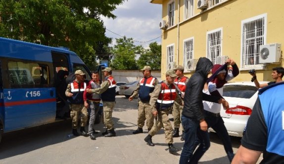 Öğrencilere Uyuşturucu Satan Çeteye Darbe