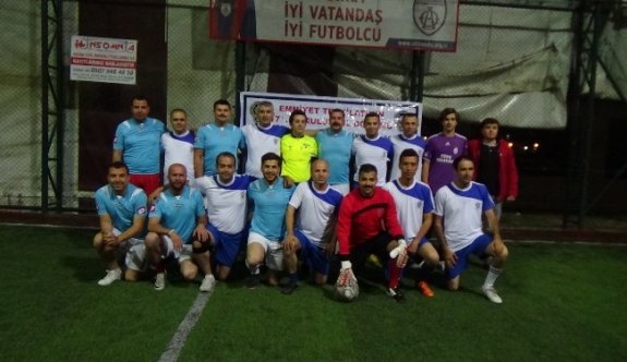 Polis İle Basın Mensupları Dostluk Maçında Buluştu