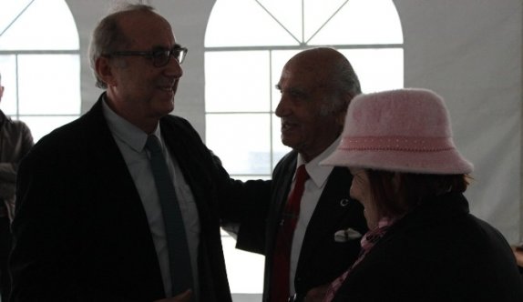 Şair Ataol Behramoğlu 64 Yıl Sonra İlkokul Arkadaşıyla Buluştu