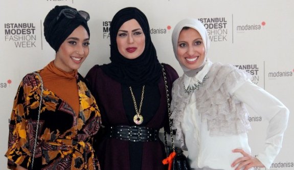 Tesettür Modasına Ziyaretçilerden Yoğun İlgi