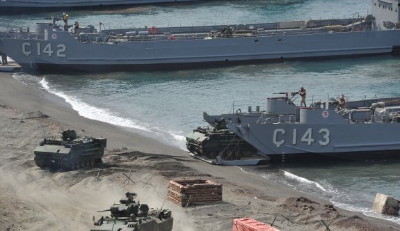 TSK&#039;dan nefes kesen amfibi harekatı tatbikatı