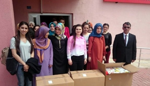 Üniversite Öğrencilerinden Güvenlik Güçlerine Destek