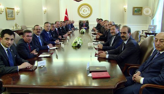 Binali Yıldırım, ihracatçılarla görüştü