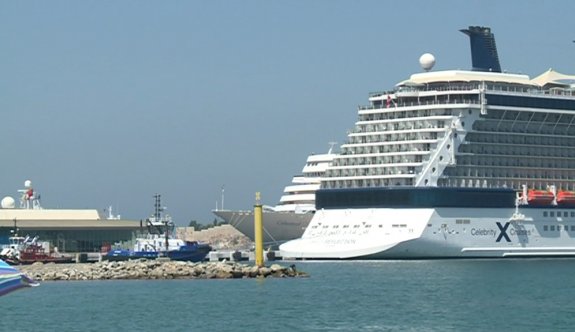 Ege’ye kruvaziyer gemiler akın etti...