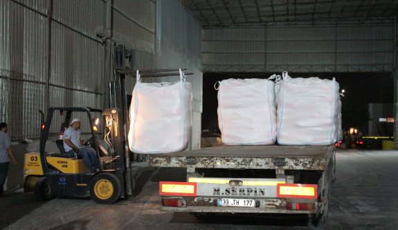 Gazze’ye gidecek Lady Leyla isimli gemiye sevkiyat başladı