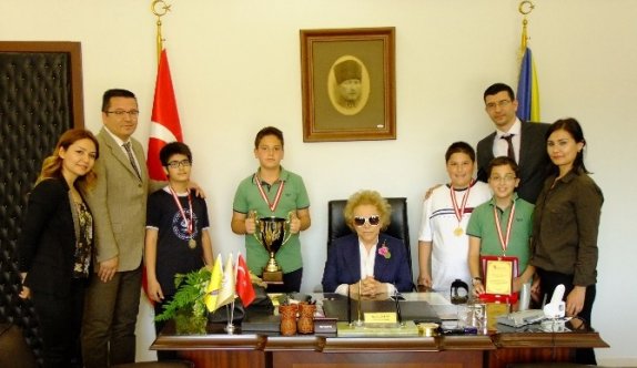 GKV Özel Okulları Yunanistan’da Türkiye’yi Temsil Ediyor