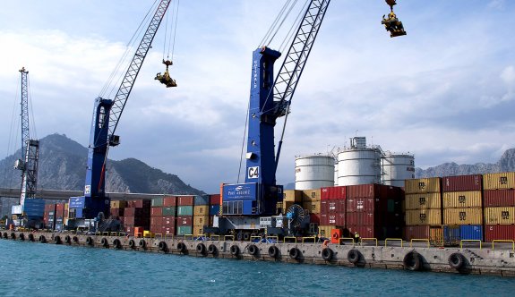 İhracat Nisan Ayında Yeniden İnişe Geçti