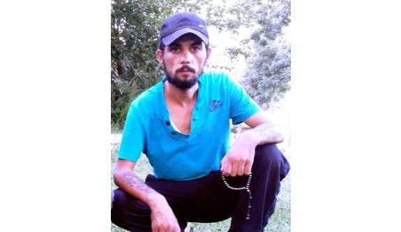 Oğlunu Bıçaklayarak Öldürdü