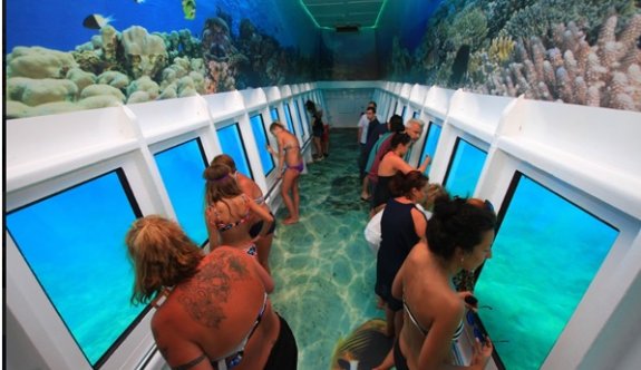 Sualtı İzleme Teknesi “Semisubmarine” Suya İndirildi