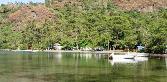 Tabiat Parkındaki Kaçak Yapılar Yıkıldı