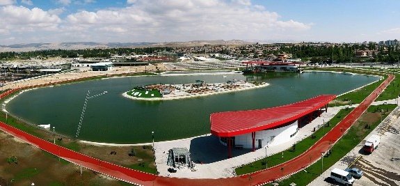 Yüzme Havuzları Ve Su Kayağı Parkı Açıldı