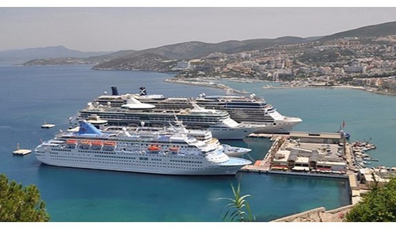 2 turist gemisi Türkiye seferlerini iptal etti