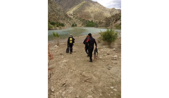 Çoruh Nehrinde kaybolan genç aranıyor