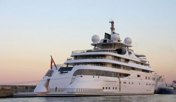 Manchester City’nin patronunun mega yatı Marmaris’e demirledi