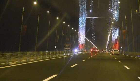Osmangazi Köprüsü&#039;nden ilk araçlar gece yarısı geçmeye başladı