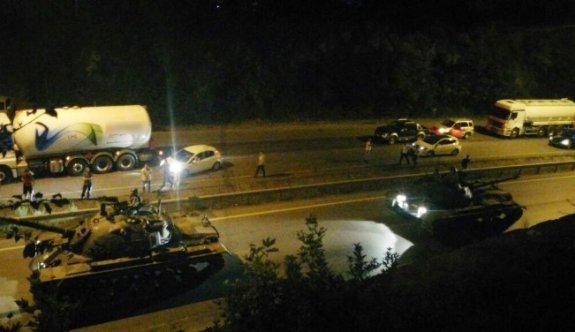 Pamukova-Sakarya yolunu kapatma teşebbüsüne vatandaş tepki gösterdi