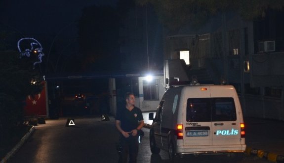 Polis ekiplerinin Donanma Komutanlığı’ndaki araması sürüyor