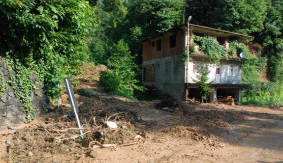 Rize’de şiddetli yağışlar hasara yol açtı