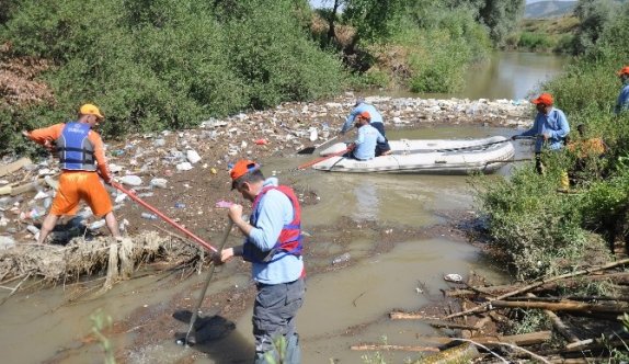 Sel sularında kaybolan Yunus bebek halen bulunamadı