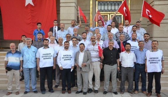 Sela okunmasına karşı çıkanları kınadılar