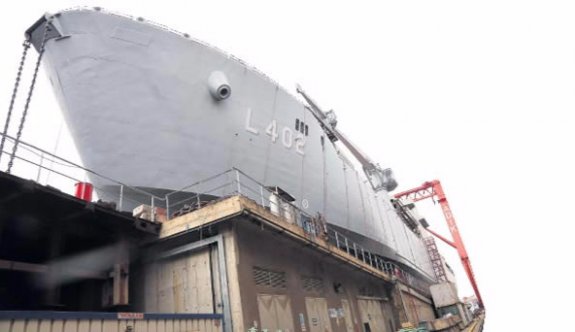 TCG Sancaktar denize indiriliyor