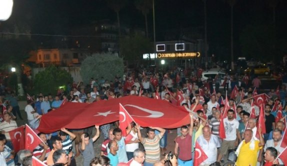 Vatandaşlar Bozyazı’da sokaklara döküldü