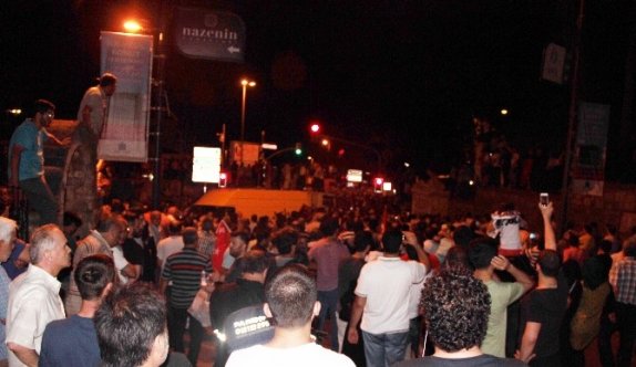 Vatandaşlar Cumhurbaşkanı Edoğan’ın Kısıklı’daki evine akın etti