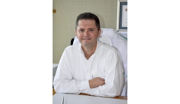 Dr. Bilkay, erkeklerin saç dökülmesinin nedenlerini açıkladı