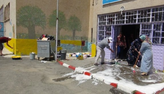 Fedakar öğretmenler iş başında