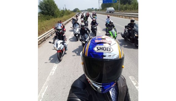 Kenan Sofuoğlu ve motosikletçiler mitinge doğru yola çıktı