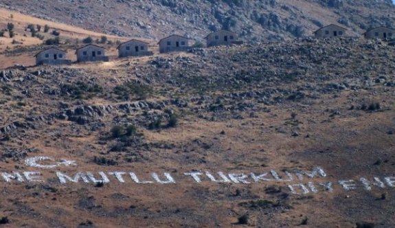 ‘Ne Mutlu Türküm Diyene’ yazısı yenilendi