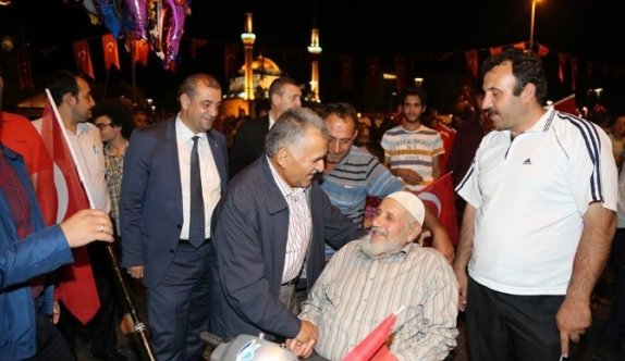 Parola:“Tek millet, tek devlet, tek bayrak, tek vatan&quot;