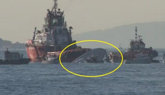 Sarayburnunda Sahil Güvenlik 25 Botu İle M/V TOLUNAY Gemisi Çarpıştı