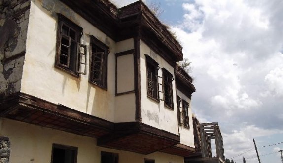 Tarihi Ahmet Tevfik Paşa Konağı son günlerini yaşıyor