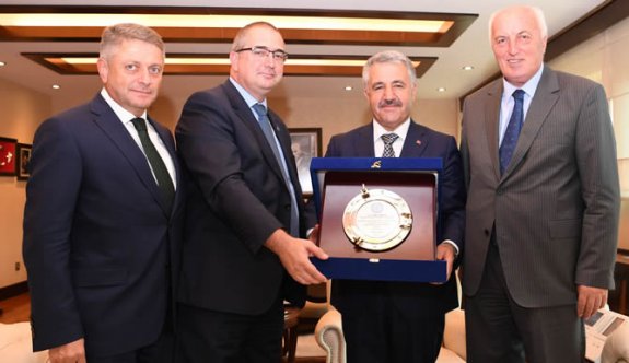 Türk Loydu Ulaştırma, Denizcilik ve Haberleşme Bakanı Ahmet Arslan'ı ziyaret etti