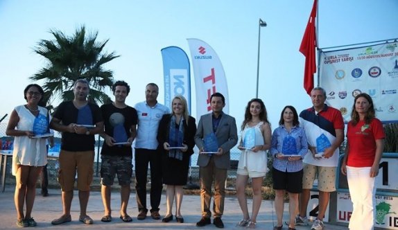 Urla denizine yelken açan sporcular ödüllerini aldı