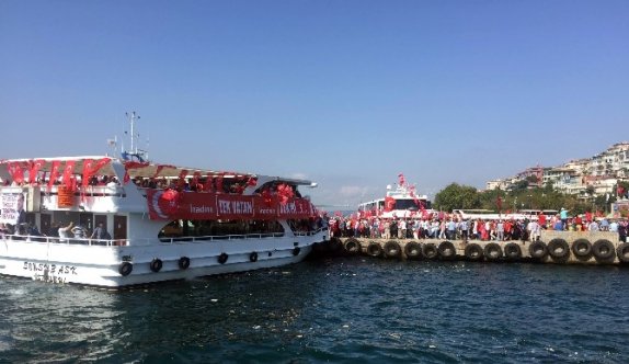 Üsküdar’da trafik, mitinge akın eden vatandaşlar nedeniyle durma noktasına geldi