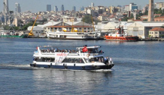 Yenikapı iskelesine yanaşamayan vapurlar yolcularıyla birlikte geri döndü