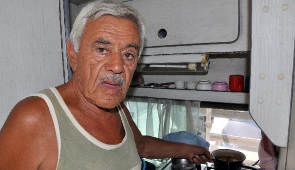 80 yaşında, tatilini 37 yıldır karavanda yapıyor
